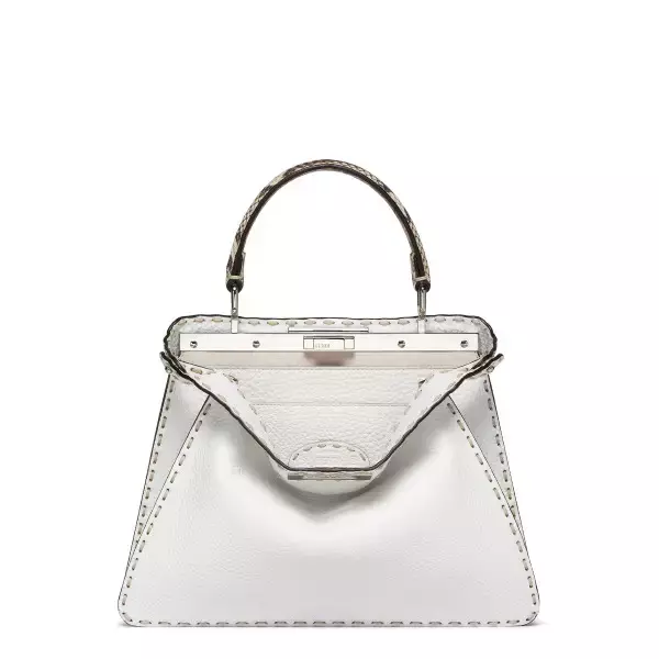 「アイコニックなステッチが際立つ、フェンディの新作「ピーカブー カプセルコレクション」が登場」の画像