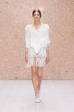 Chloé Summer 2027「THE OBSESSION COLLECTION」──“Chloéらしさ”は、どこから生まれる？