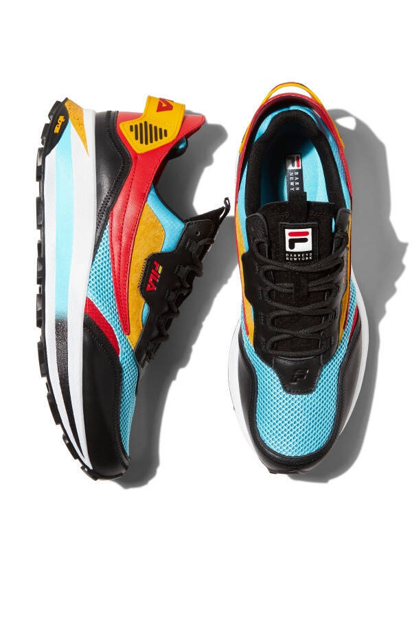 バーニーズとフィラのコラボスニーカーが限定発売。 モダンな質感とアイコニックなデザインを表現