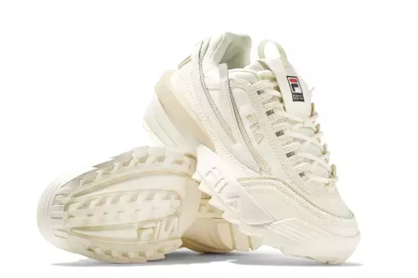 「バーニーズとフィラのコラボスニーカーが限定発売。 モダンな質感とアイコニックなデザインを表現」の画像