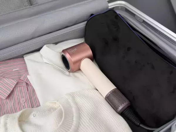 「ダイソンが提案する“移動する身支度”。羽田空港で体験する「Supersonic™ Travel」という選択」の画像