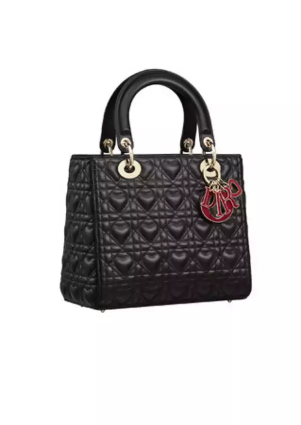 「現実を離れ楽しむことの大切さを教えてくれる、マリア・グラツィア・キウリによる「ディオールアムール」のクリエイション」の画像