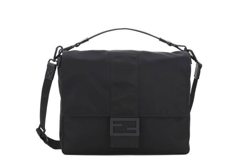 フェンディからリサイクルナイロン「エコニール®」を使用した新作バッグ『バゲット メッセンジャー』を発表