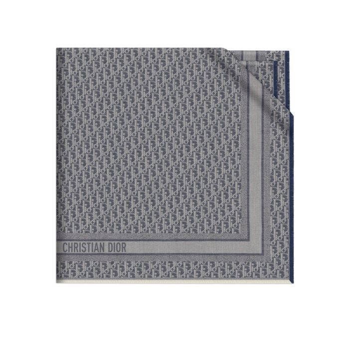 ターバンやヘッドバンドに、今秋冬シーズン大注目! 様々な表情にエレガンスと大胆さをもたらすディオールのシルクスカーフ