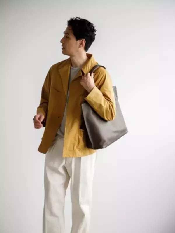 「夏コーデの差し色に。土屋鞄製造所から柔らかな質感の国産牛革を使用したトートバッグが登場」の画像