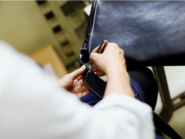 土屋鞄製造所から幅広い機能性を備え丈夫で長く使える国産牛革のメンズ鞄シリーズが登場