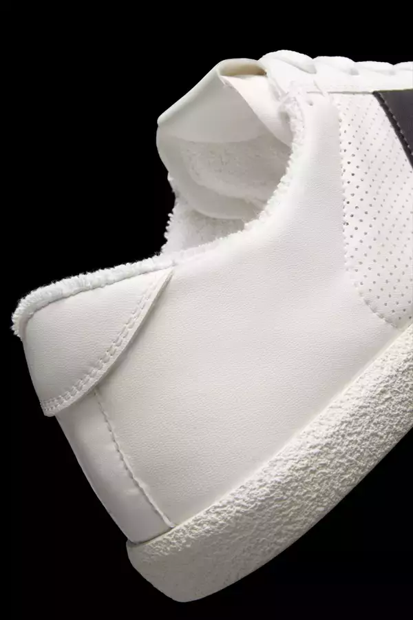 「モンクレールからサステナブルにアップデートされた新作スニーカーが登場!」の画像