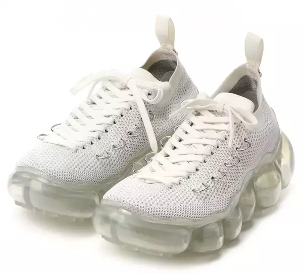 「リミ フゥとグラウンズのコラボスニーカーが登場。ジュエリー形状のソールにシューレース・チェーンをレイヤード」の画像