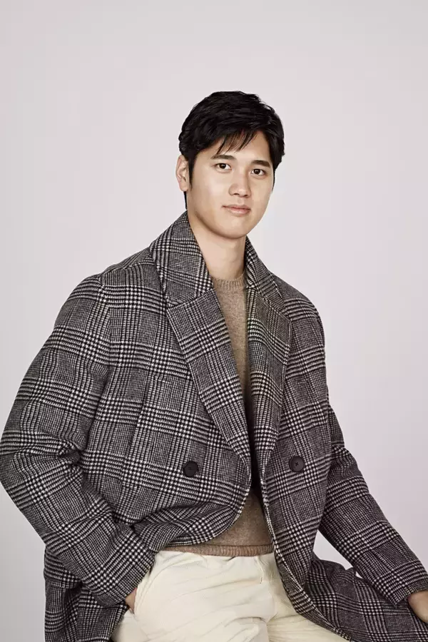 「大谷翔平が纏うBOSSの秋冬コレクション。レザーボンバージャケットとウールコート、2つのルックで登場」の画像