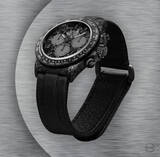 「高級カスタム時計メーカー「DIW」がデイトナのケース、ベゼル、文字盤をカーボンファイバーでカスタマイズ」の画像3