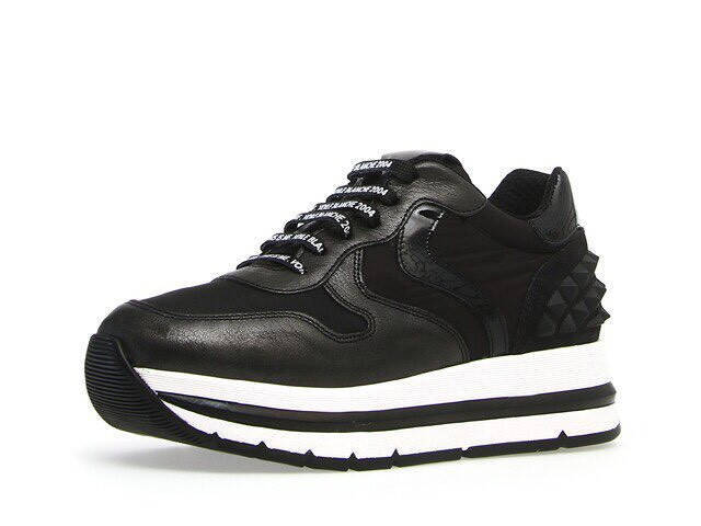 イタリア発のプレミアムスニーカーブランド「ボイル ブランシェ」が新宿伊勢丹でポップアップを開催