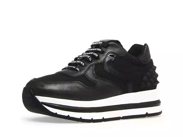 「イタリア発のプレミアムスニーカーブランド「ボイル ブランシェ」が新宿伊勢丹でポップアップを開催」の画像