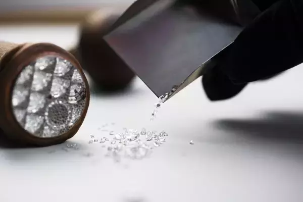 「ブルガリが「ディヴィーナ モザイカ」を発表。ジュエリーのアートとウォッチメイキングの天才が融合した世界へ」の画像