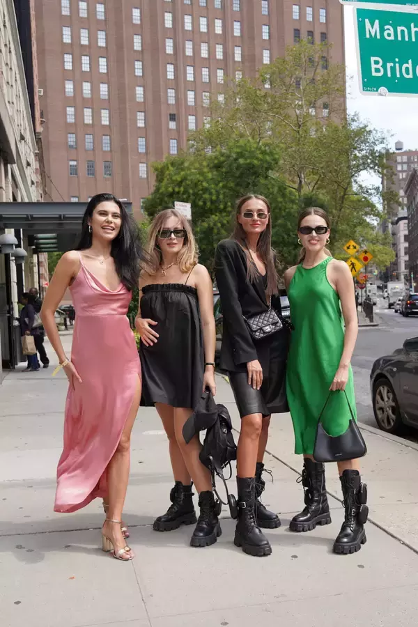 「2021年秋、オシャレ業界人たちの着こなしは? 2022年春夏NYファッションウィークスナップ【From cities 世界の都市に憧れて vol.18】」の画像