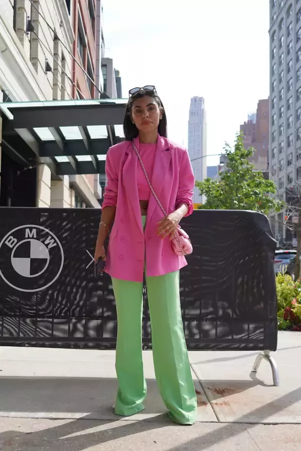 「2021年秋、オシャレ業界人たちの着こなしは? 2022年春夏NYファッションウィークスナップ【From cities 世界の都市に憧れて vol.18】」の画像