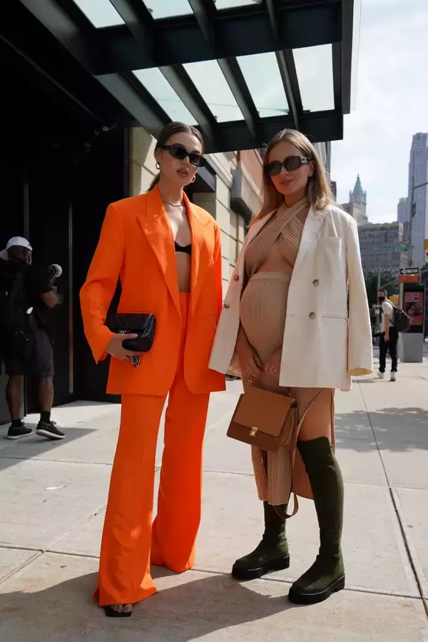 「2021年秋、オシャレ業界人たちの着こなしは? 2022年春夏NYファッションウィークスナップ【From cities 世界の都市に憧れて vol.18】」の画像