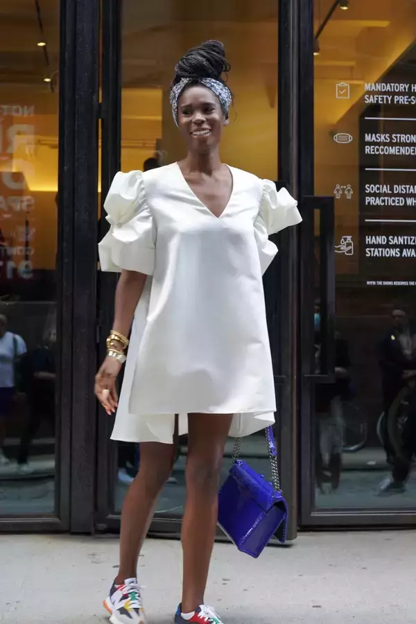 「2021年秋、オシャレ業界人たちの着こなしは? 2022年春夏NYファッションウィークスナップ【From cities 世界の都市に憧れて vol.18】」の画像