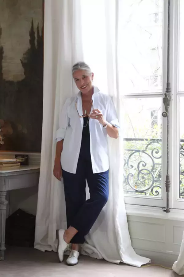 「パリのおしゃれマダムのファッションと名言。シニア女性の人生観を捉えたスナップ集」の画像