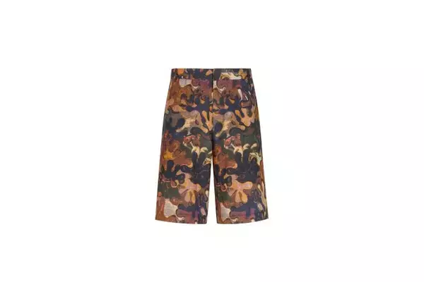 「ディオール メン 阪急メンズ大阪がリニューアル! カムフラージュ モチーフの「サドル」バッグなど限定アイテムも登場」の画像