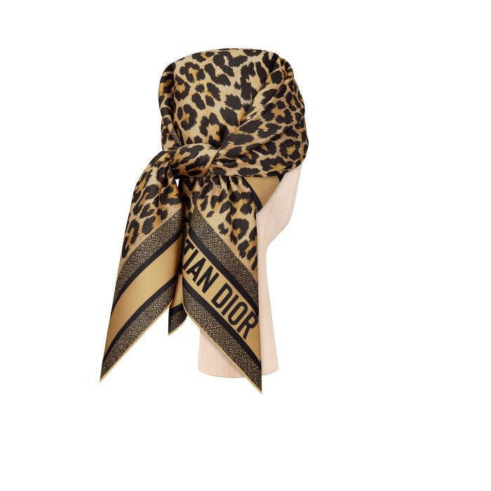 ディオール 秋冬 2021-2022 コレクションでマリア・グラツィア・キウリが描いた「ミッツァ」レオパードが再登場