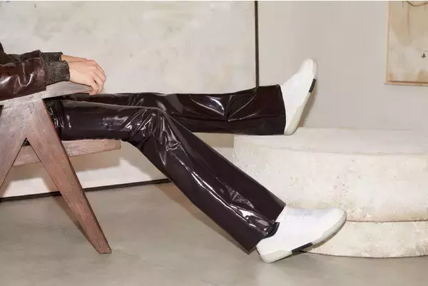 ロサンゼルス発の「AMIRI（アミリ）」が伊勢丹メンズでポップアップを開催。限定のスニーカーを発売