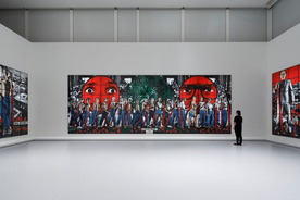 エスパス ルイ・ヴィトン東京でギルバート&ジョージによるアイコニックな大型の3連作を日本初展示