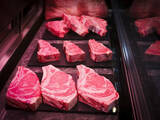 「話題のステーキハウス「ピーター・ルーガー東京」のブティックがオープン。熟成肉やロゴ入りグッズも販売」の画像2