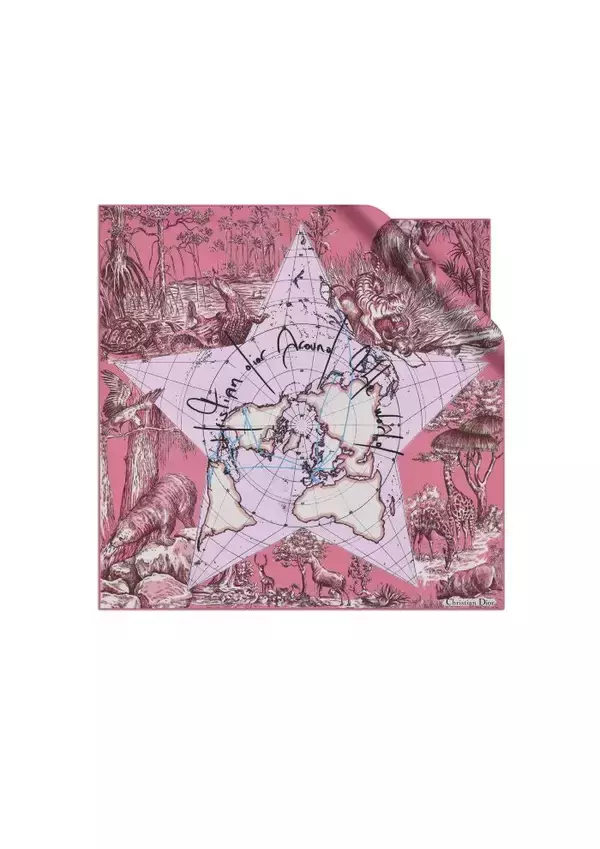 「ディオール クルーズ 2022 コレクションに欠かせないアクセサリー「シルクスカーフ」」の画像