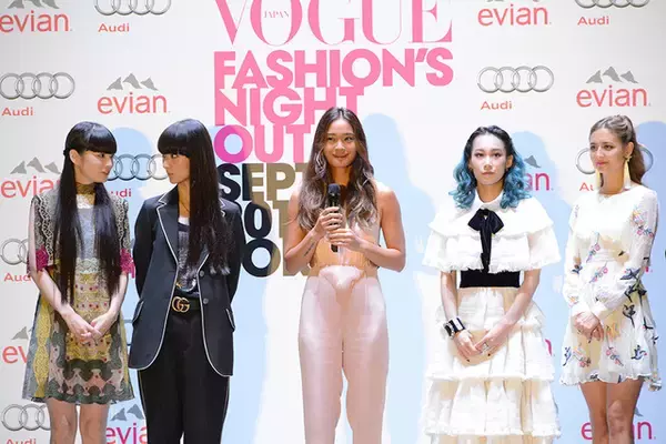 「「FNO2015」開幕。オープニングに秋元梢、シシド・カフカら登場」の画像