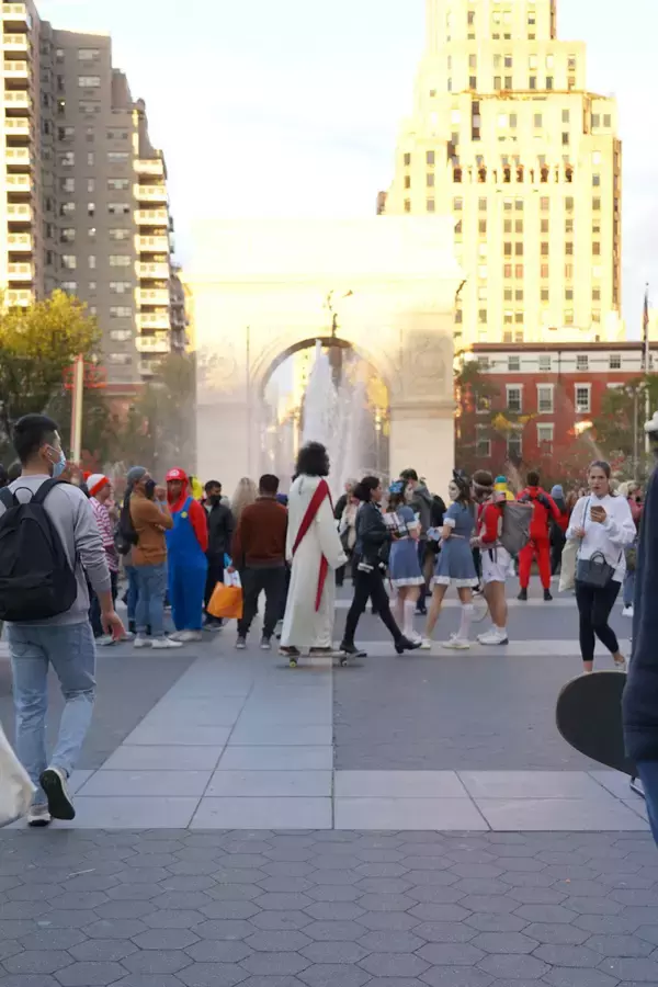 「2021年のハロウィンはどうだったの? NYから届いた仮装スナップ【From cities 世界の都市に憧れて vol.21】」の画像
