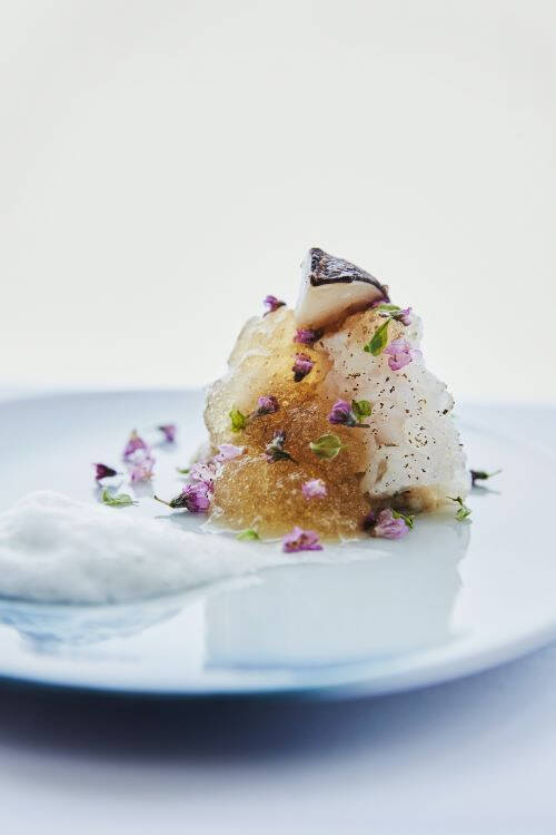 建築家・安藤忠雄が建築・設計した全7室オールスイートの「瀬戸内リトリート⻘凪」の食事がフルリニューアル