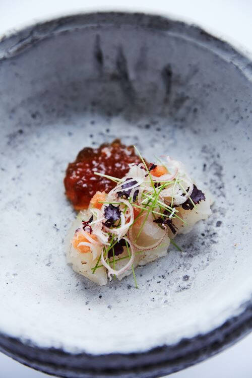 建築家・安藤忠雄が建築・設計した全7室オールスイートの「瀬戸内リトリート⻘凪」の食事がフルリニューアル