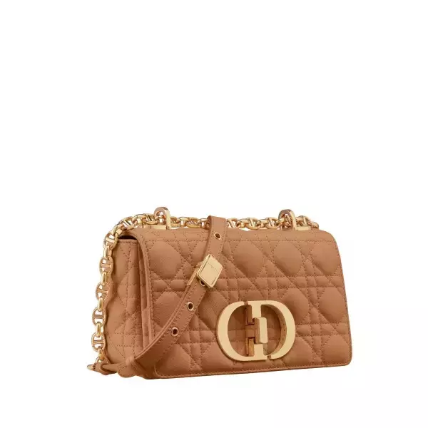 「ホリデーシーズンに向けたクリスマスの魔法を祝福するディオールのクリエイション」の画像