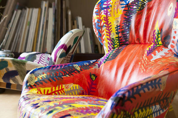 絵本作家ミロコマチコ 家具 太陽 がテーマのイベント開催 音楽とペイントのライブも 15年10月25日 エキサイトニュース