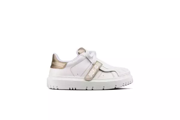 「マリア・グラツィア・キウリがデザインしたディオールのマストアイテムがクリスマスの魅惑的な空間で披露」の画像