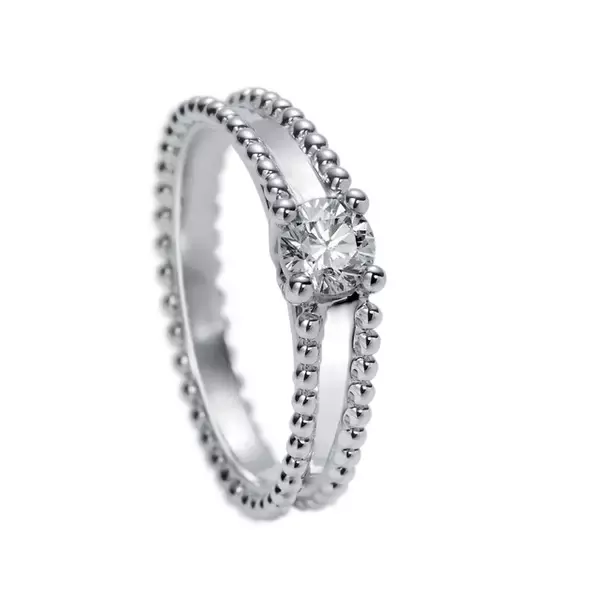 「ヴァン クリーフ＆アーペル、ブライダルフェアを開催。新作は「フェリシテ エタニティ リング」」の画像