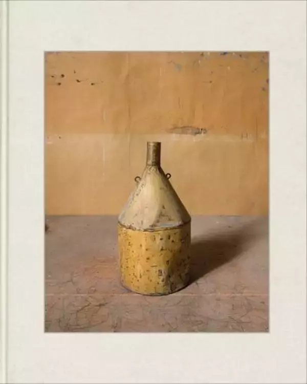 「ジョルジョ・モランディが描いた静物を、ニュー・カラー写真の代表格ジョエル・マイエロヴィッツが捉えた作品集【ShelfオススメBOOK】」の画像