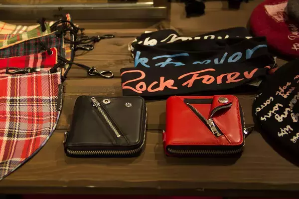 「伝説のPUNKショップ「A STORE ROBOT」と99%ISの期間限定ショップが新宿伊勢丹に。5日夜にはDJイベントも」の画像