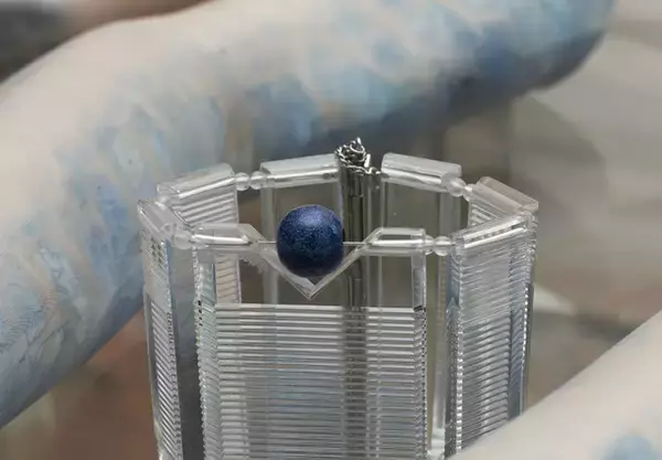 「パリコレで魅せた“体から自由に作る”未来のオートクチュール--YUIMA NAKAZATO 中里唯馬 1/2【INTERVIEW】」の画像