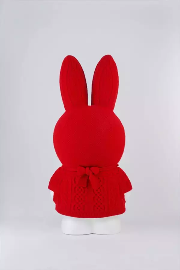 「鹿児島睦や長坂常ら日本人クリエイター15名が装飾した180センチの「ミッフィー」、チャリティオークション開催」の画像