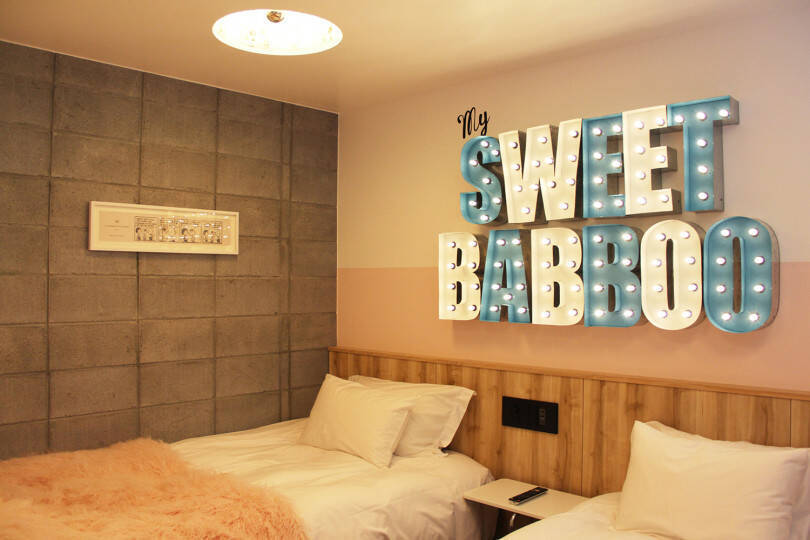 スヌーピーたちに会えるホテル! 日本初、神戸にオープンする「ピーナッツホテル」全室解説【保存版】