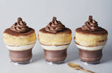 「フリッパーズにチョコづくしな限定メニューが登場! ふわふわのスフレパンケーキにあつあつのチョコレートソースをトッピング」の画像2