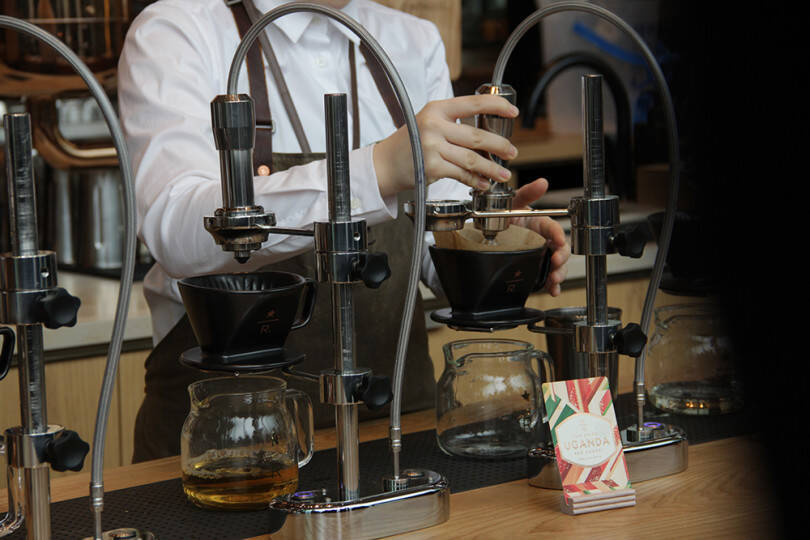 【レポート】国内初! 世界で5店舗目の「スターバックス リザーブ® ロースタリー」が中目黒にオープン。建築デザインは隈研吾