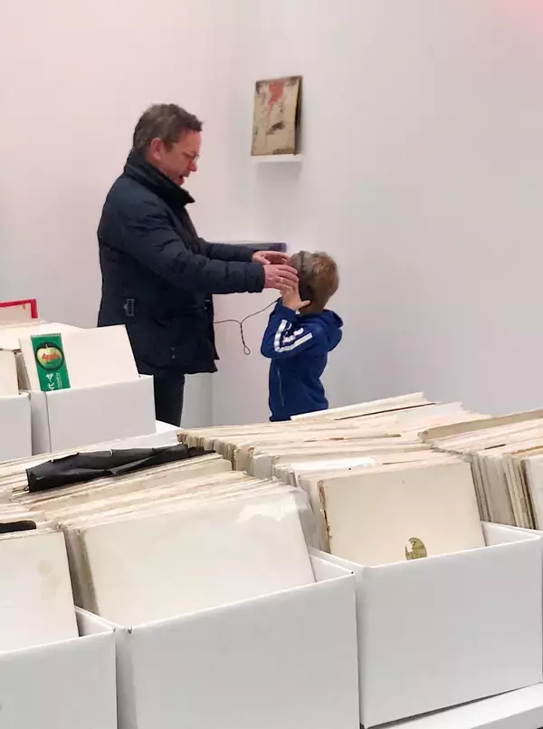 「ビートルズ『ホワイトアルバム』だけを集める美術家ラザフォード・チャン【EDITOR'S BLOG】」の画像