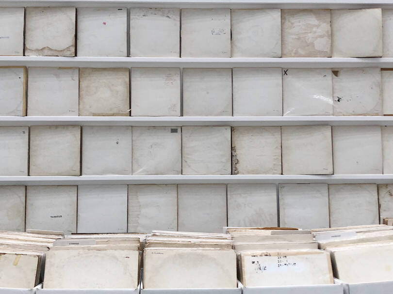 ビートルズ『ホワイトアルバム』だけを集める美術家ラザフォード・チャン【EDITOR'S BLOG】