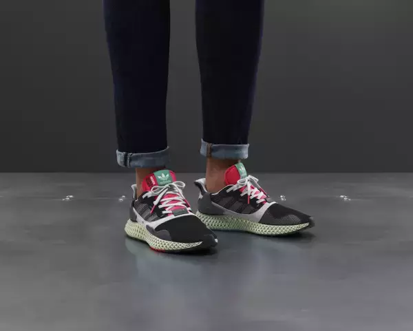 「アディダス オリジナルスの革新的スニーカー「ZX 4000 4D」に新色」の画像