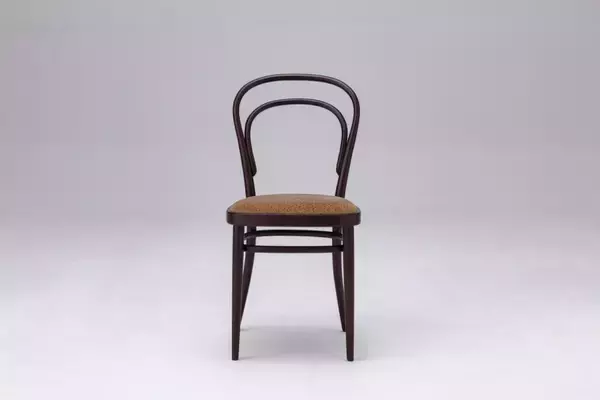 「無印良品銀座で50脚の椅子を通してロングライフデザインを考える展覧会が開催」の画像