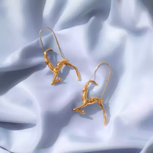 「ラテ肌に映える、ヘルシーなゴールドジュエリーと過ごす夏【EDITOR'S PICK】」の画像