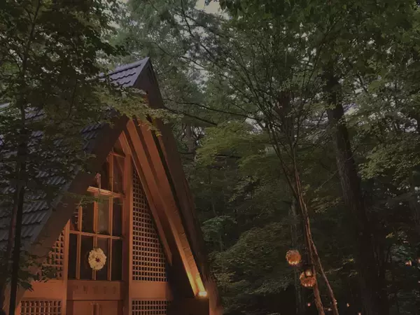 「「軽井沢高原教会 サマーキャンドルナイト2019」長野・軽井沢高原教会で過ごす夏夜のひととき【レポート】」の画像