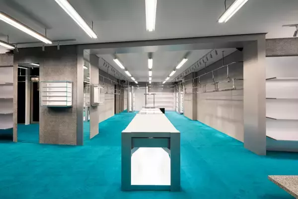 「バレンシアガの新ストアが六本木ヒルズにオープン」の画像